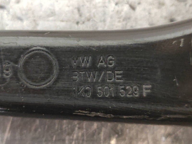 Recambio de brazo suspension superior trasero izquierdo para volkswagen tiguan (5n1) advance referencia OEM IAM 1K0501523F  