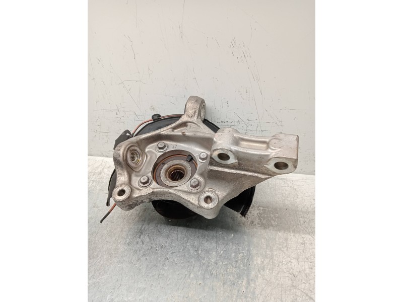 Recambio de mangueta delantera izquierda para lexus ct 200h referencia OEM IAM   