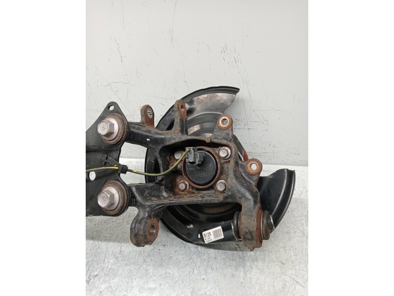 Recambio de mangueta trasera derecha para lexus ct 200h referencia OEM IAM   