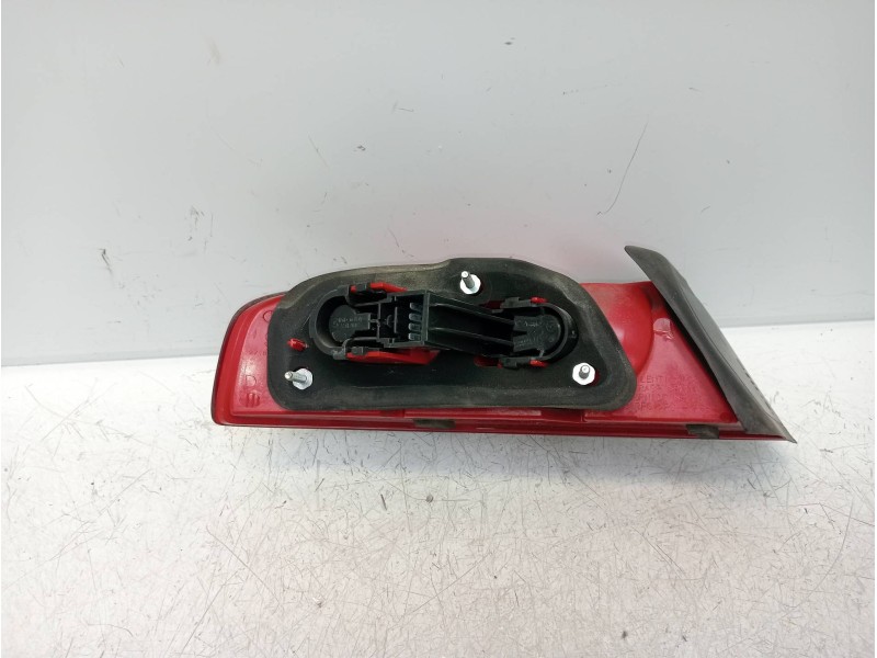 Recambio de piloto trasero derecho interior para alfa romeo 159 sportwagon (140) 1.9 jtdm 8v / selective referencia OEM IAM F939