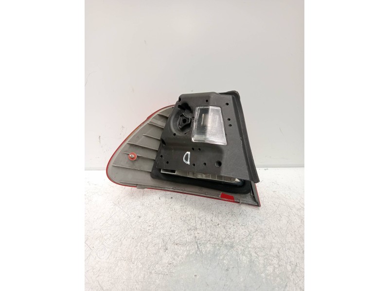 Recambio de piloto trasero derecho para bmw serie 3 berlina (e46) 320d referencia OEM IAM 6907934  