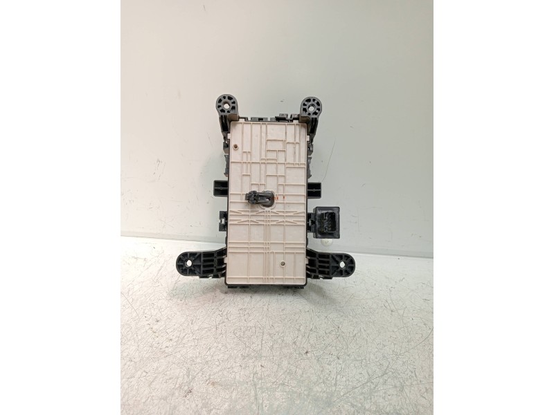 Recambio de caja reles / fusibles para suzuki grand vitara jb (jt) 1,9 ltr. ddis jlx-e 5-türig referencia OEM IAM   