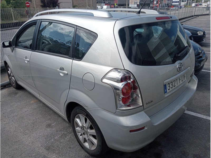 toyota corolla verso (r1) del año 2006