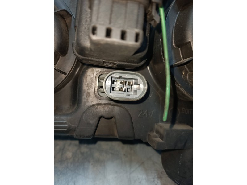 Recambio de faro derecho para renault scenic (ja..) 1.9 dci rxe referencia OEM IAM 7700432093 7701047602 89002991