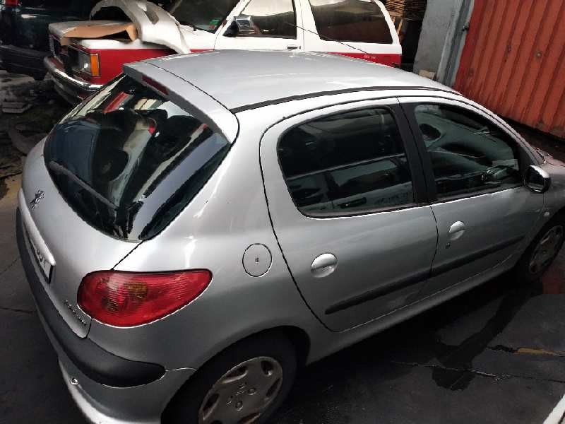 peugeot 206 berlina del año 2003