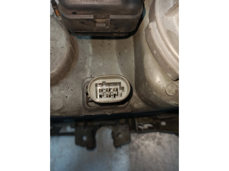 Recambio de faro derecho para renault safrane (b54) 2.2 cat referencia OEM IAM   