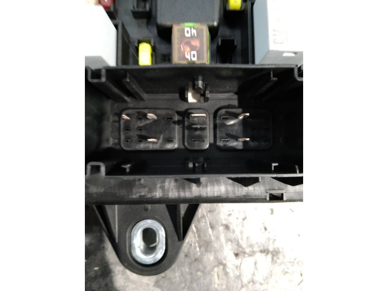 Recambio de caja reles / fusibles para opel zafira tourer excellence referencia OEM IAM 13368653 365927271 1110140AC 13462219