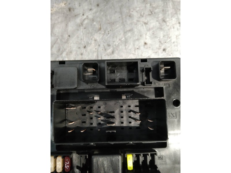 Recambio de caja reles / fusibles para opel zafira tourer excellence referencia OEM IAM 13368653 365927271 1110140AC 13462219