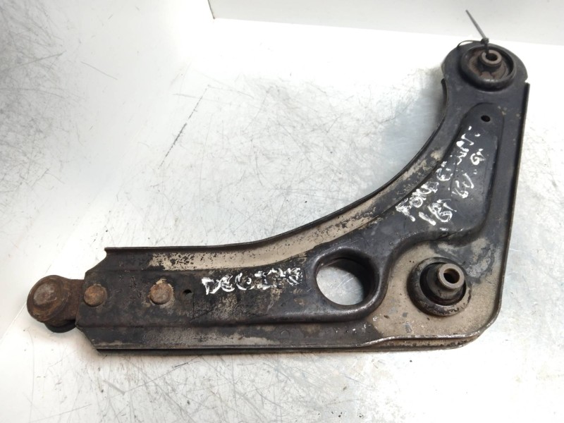 Recambio de brazo suspension inferior delantero izquierdo para ford escort berlina/turnier 1.8 16v cat referencia OEM IAM   