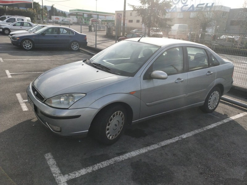 ford focus berlina (cak) del año 2004