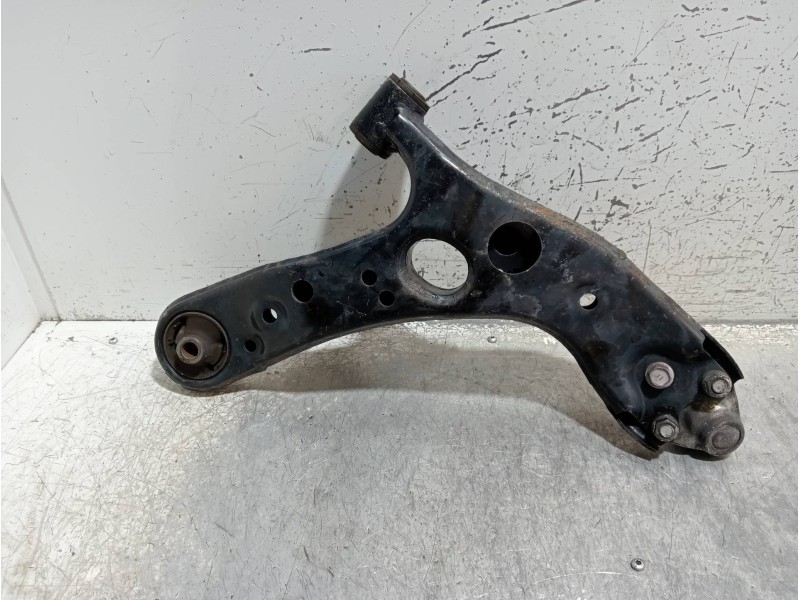 Recambio de brazo suspension inferior delantero izquierdo para lexus ct 200h referencia OEM IAM   