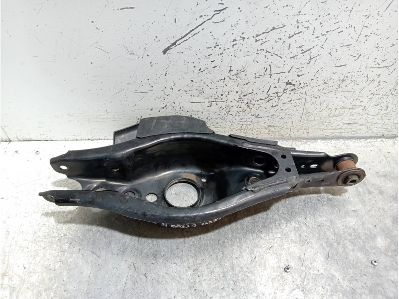 Recambio de brazo suspension inferior trasero izquierdo para lexus ct 200h referencia OEM IAM   