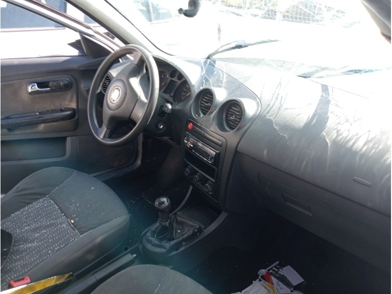 seat ibiza (6l1) del año 2004