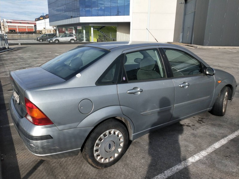 ford focus berlina (cak) del año 2004