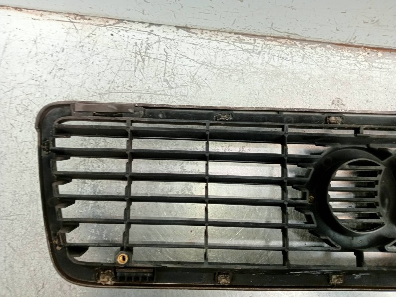 Recambio de rejilla delantera para audi coupe (8b3) básico referencia OEM IAM 8G0853651G  