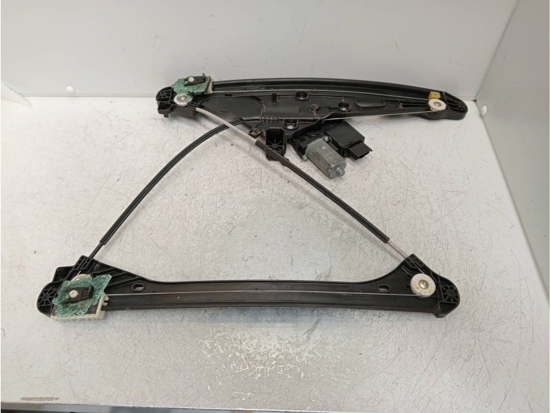 Recambio de elevalunas delantero derecho para opel grandland x excellence referencia OEM IAM 9815404080  