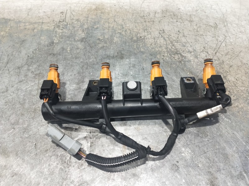 Recambio de rampa inyectora para peugeot 206+ básico referencia OEM IAM 9655833580  