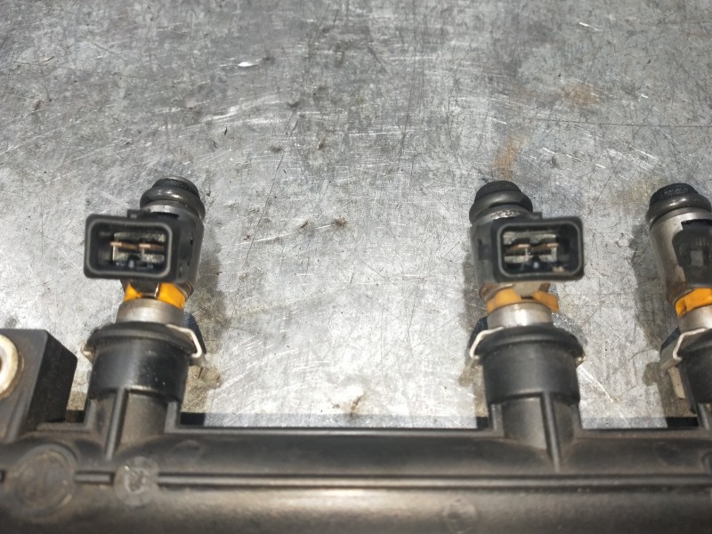Recambio de rampa inyectora para fiat grande punto (199) 1.4 cat referencia OEM IAM   