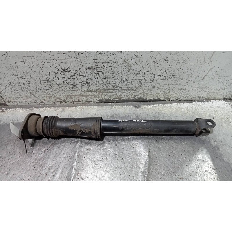 Recambio de amortiguador trasero derecho para kia sportage drive 4x2 referencia OEM IAM 55311ELSL2  
