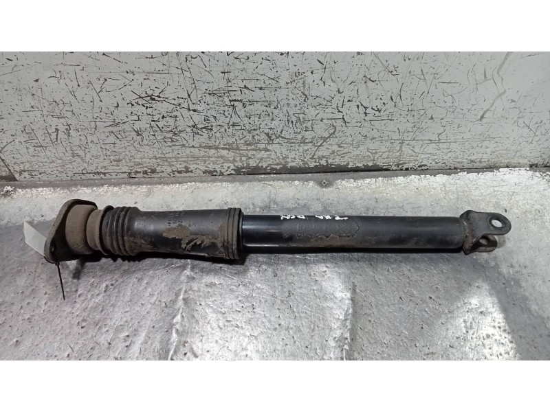 Recambio de amortiguador trasero derecho para kia sportage drive 4x2 referencia OEM IAM 55311ELSL2  
