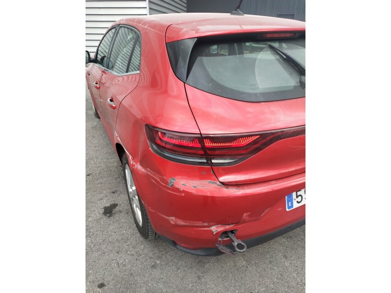 renault megane iv berlina 5p del año 2020