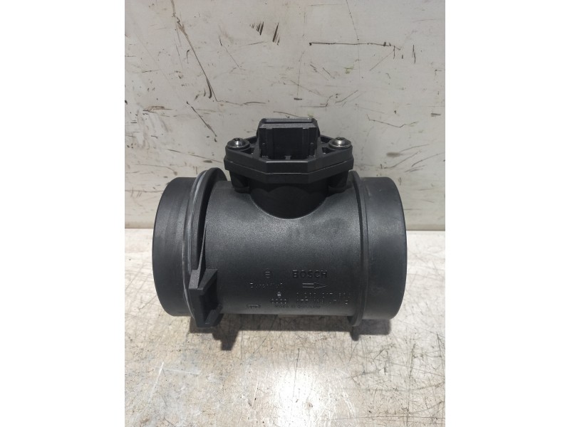 Recambio de caudalimetro para audi a8 (d2) 3.7 quattro referencia OEM IAM 0280217804 077133471D 