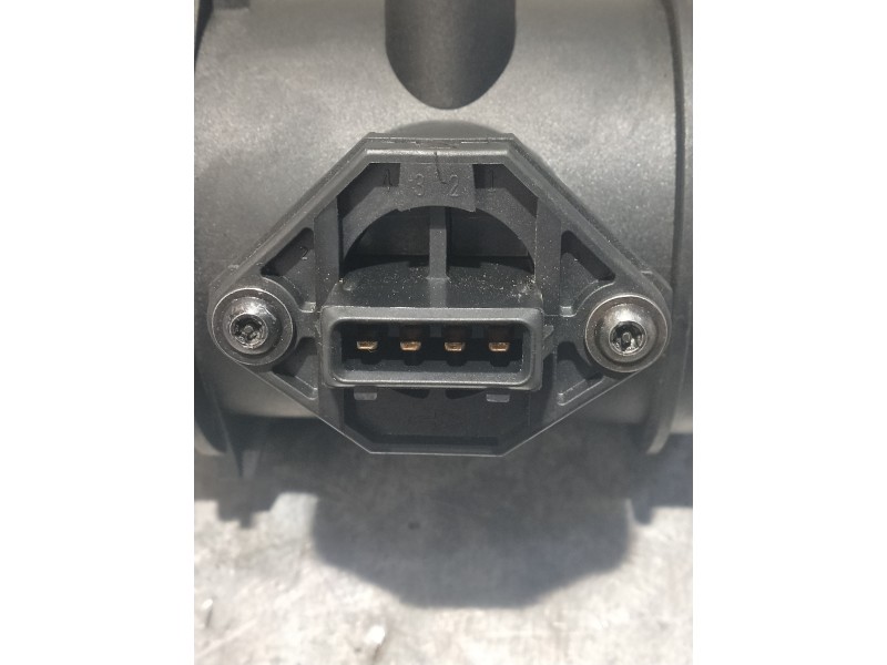 Recambio de caudalimetro para audi a8 (d2) 3.7 quattro referencia OEM IAM 0280217804 077133471D 