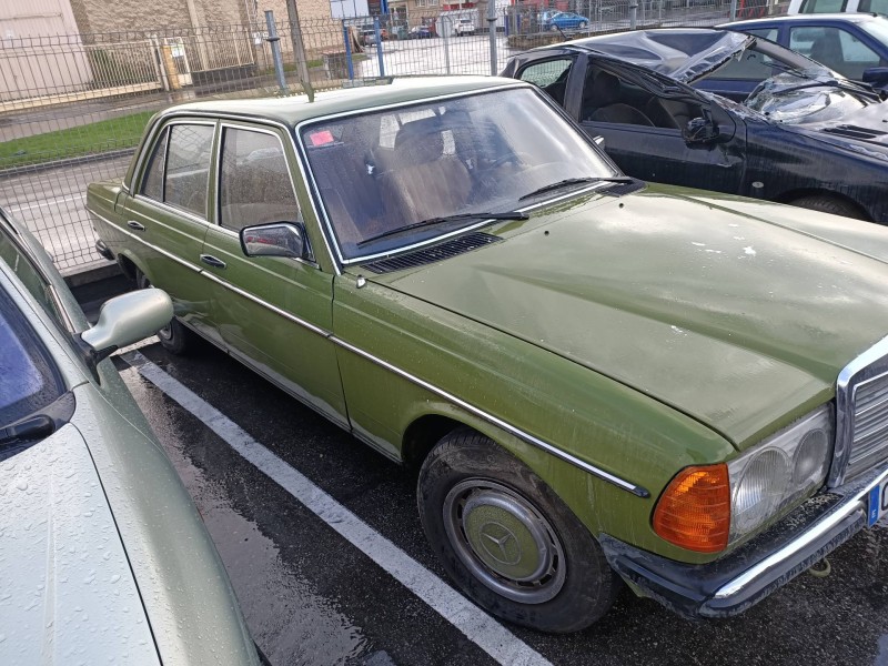 mercedes clase e (w123) berlina+coupe del año 1990 mercedes clase e (w123) berlina+coupe del año 1990