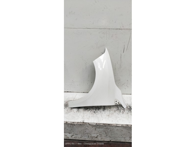 Recambio de aleta delantera izquierda para renault fluence expression referencia OEM IAM   