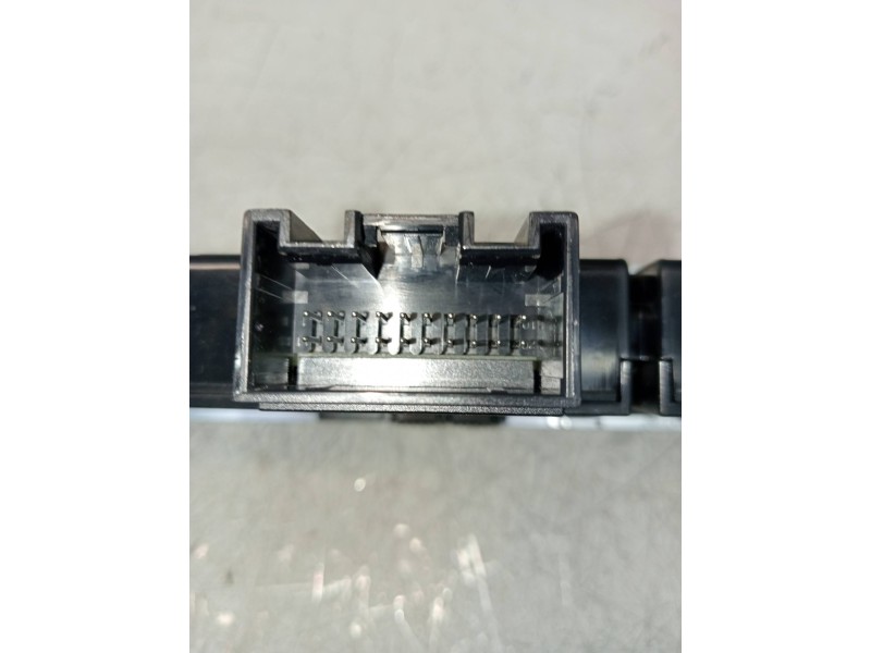 Recambio de mando multifuncion para audi a3 sportback (8vf) basic e-tron referencia OEM IAM 8V0925301 5JT10137208 