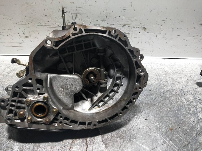 Recambio de caja cambios para chevrolet kalos 1.4 cat referencia OEM IAM BSW3944 SY145419 12210289