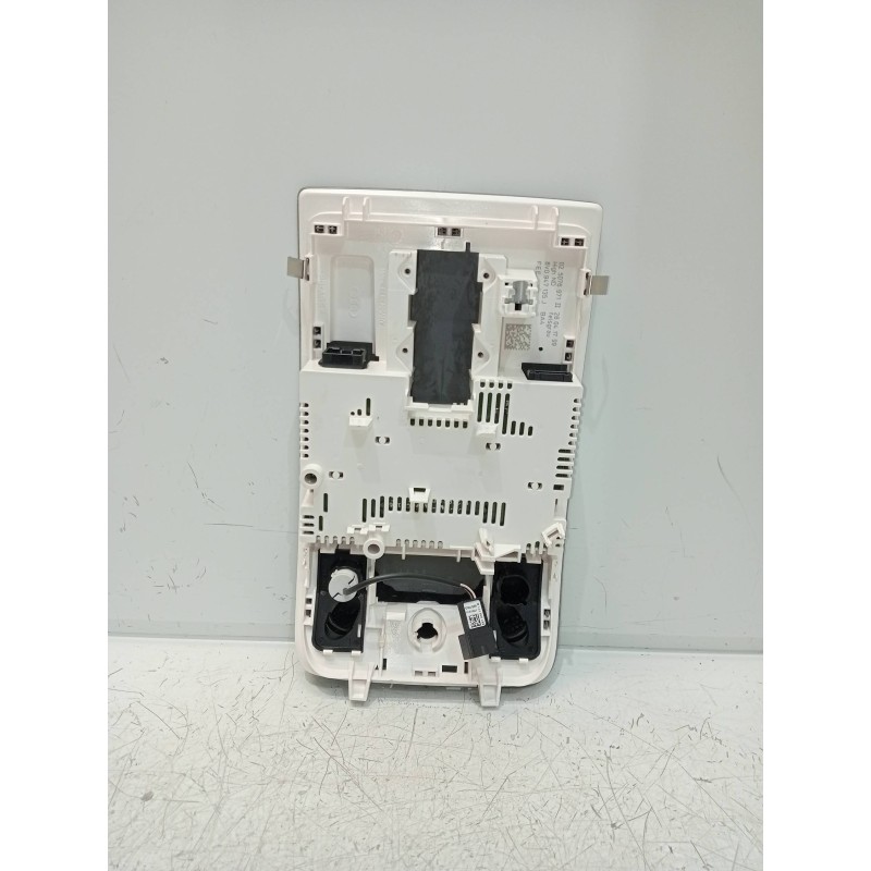Recambio de luz interior para audi a3 sportback (8vf) basic e-tron referencia OEM IAM 8V0647135J 025076971 