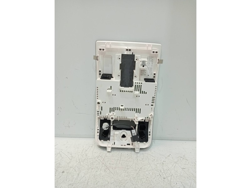 Recambio de luz interior para audi a3 sportback (8vf) basic e-tron referencia OEM IAM 8V0647135J 025076971 