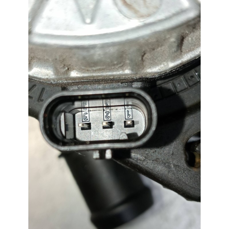 Recambio de bomba agua para audi a3 sportback (8vf) basic e-tron referencia OEM IAM 0392024011 04L965567B ELÉCTRICA