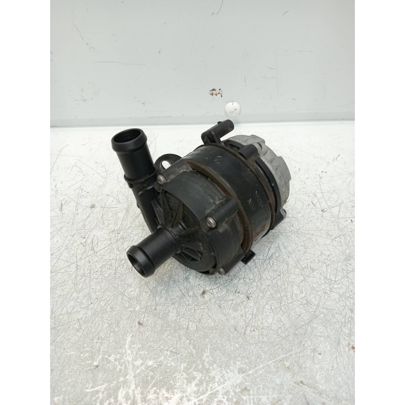 Recambio de bomba agua para audi a3 sportback (8vf) basic e-tron referencia OEM IAM 5Q0121093EM 04L965567 0392024003 ELÉCTRICA