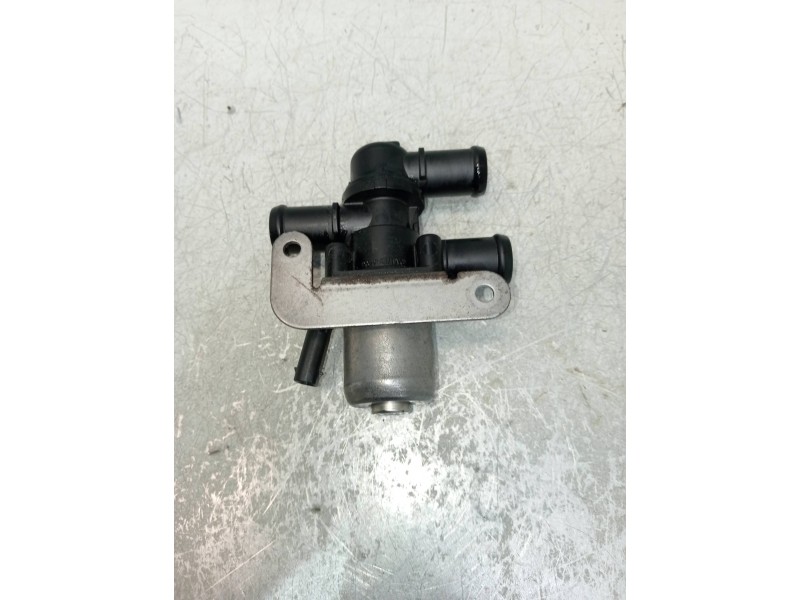 Recambio de bomba agua para audi a3 sportback (8vf) basic e-tron referencia OEM IAM 5Q0906457C  VÁLVULA