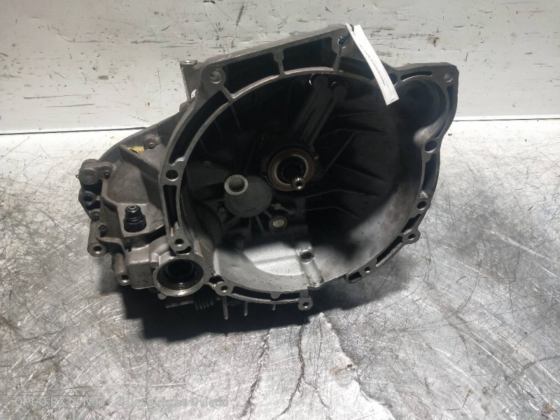 Recambio de caja cambios para ford fiesta berlina 1.25 16v cat referencia OEM IAM 97WTYA FOF 8D20 