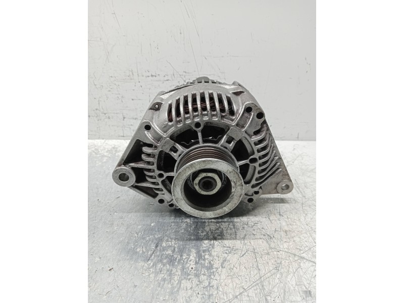 Recambio de alternador para renault megane i fase 2 berlina (ba0) 1.9 d rt referencia OEM IAM 437197 H542326R 
