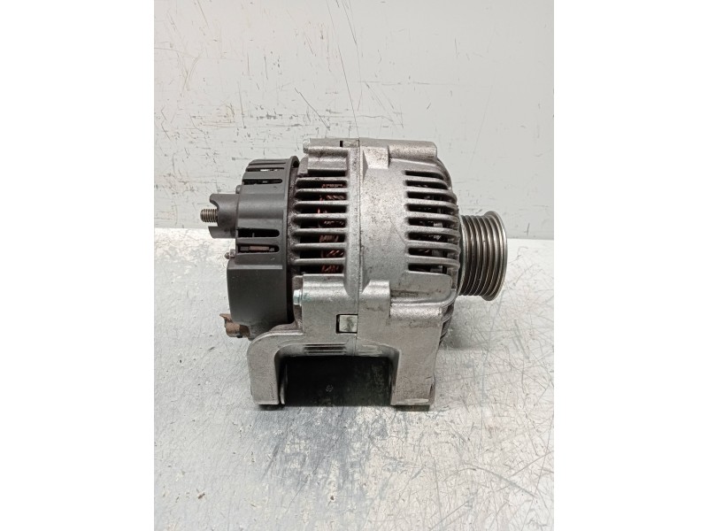 Recambio de alternador para renault megane i fase 2 berlina (ba0) 1.9 d rt referencia OEM IAM 437197 H542326R 