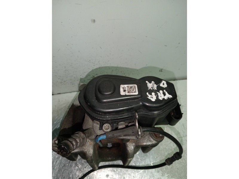 Recambio de pinza freno trasera derecha para bmw serie 5 berlina (g30) 520d sport line referencia OEM IAM 9380B1895 44/20  Recambio de pinza freno trasera derecha para bmw serie 5 berlina (g30) 520d sport line referencia OEM IAM 9380B1895 44/20