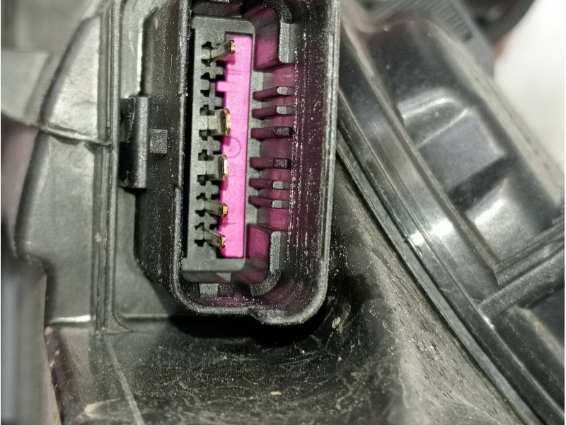 Recambio de faro derecho para renault fluence expression referencia OEM IAM 260105345R 01025011200010 