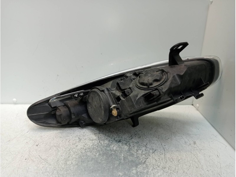 Recambio de faro izquierdo para renault fluence expression referencia OEM IAM 10260999 260600078R OJO VER FOTOS PATILLA ROTA
