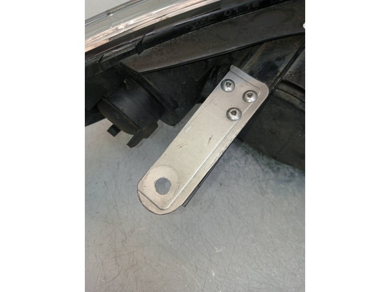 Recambio de faro izquierdo para renault fluence expression referencia OEM IAM 10260999 260600078R OJO VER FOTOS PATILLA ROTA