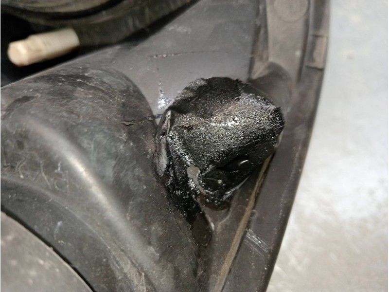 Recambio de faro izquierdo para renault fluence expression referencia OEM IAM 10260999 260600078R OJO VER FOTOS PATILLA ROTA