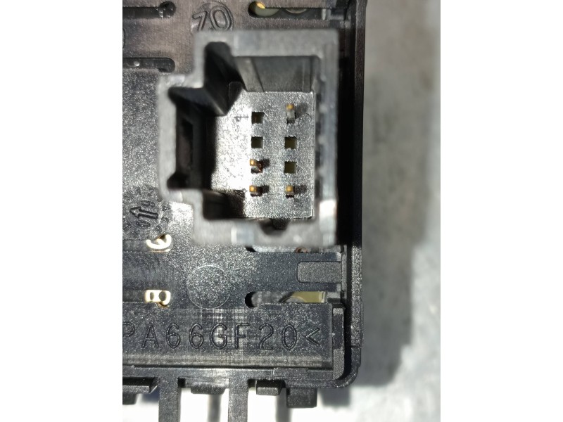 Recambio de mando elevalunas delantero izquierdo para renault fluence expression referencia OEM IAM   