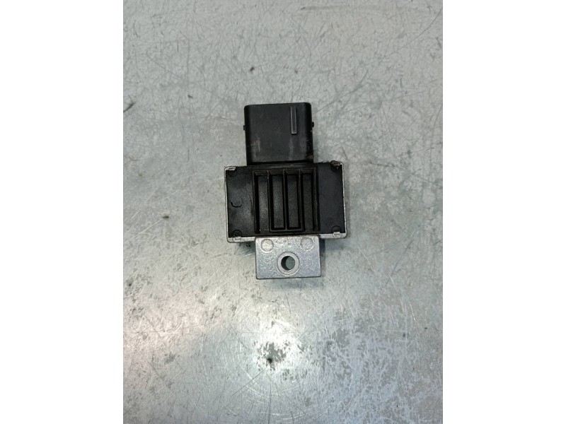 Recambio de caja precalentamiento para renault fluence expression referencia OEM IAM 8200859243  