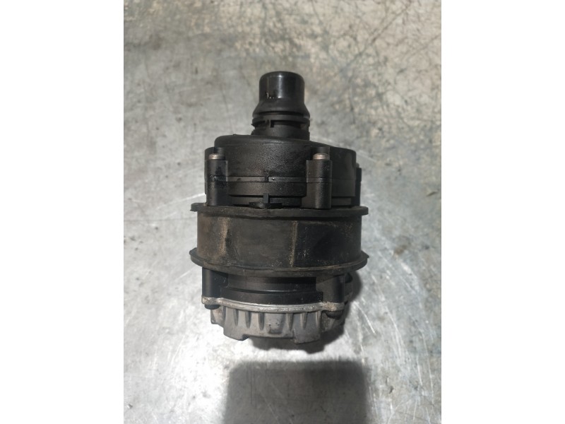 Recambio de bomba agua para bmw serie 2 coupe (f22) m240i referencia OEM IAM 0392024062 863795304 