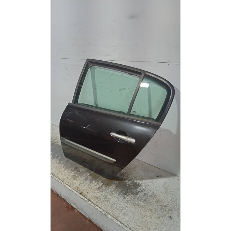 Recambio de puerta trasera izquierda para renault megane ii classic berlina confort authentique referencia OEM IAM  4P 