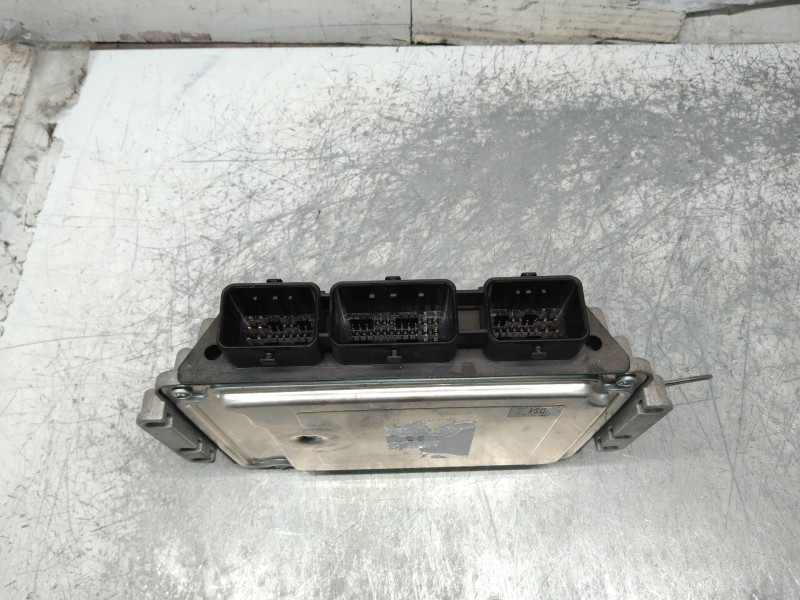 Recambio de centralita motor uce para citroen c4 berlina collection referencia OEM IAM 0281011863 9661377280 EDC16C34