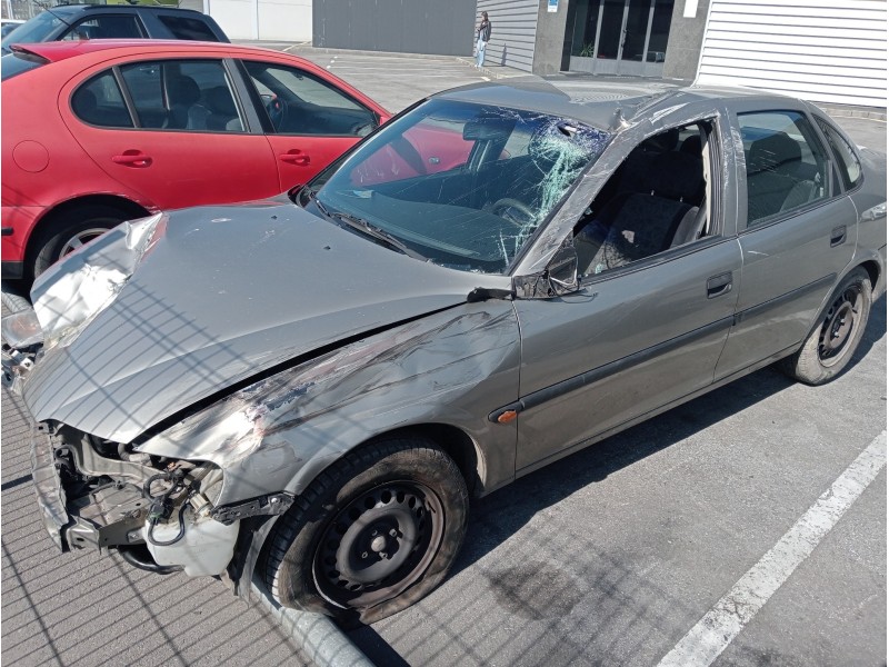 opel vectra b berlina del año 1999